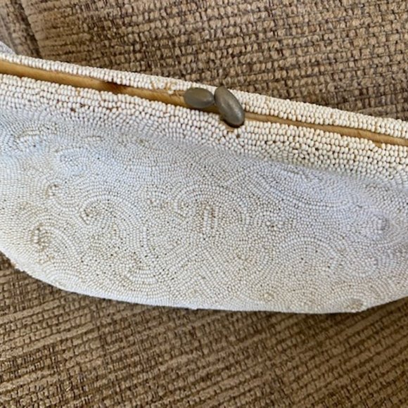 VINTAGE ('40s) Saks Fifth Avenue * WHITE Hand-Beaded Purse ☆ Made in Belgium - Picture 6 of 10